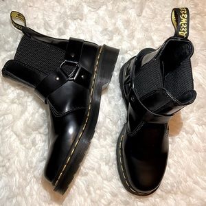 Dr Martens Wincox Black Leather Boots